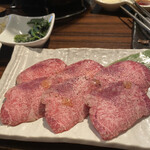 炭火焼肉おおむら - 