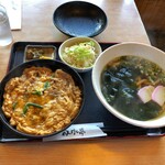 丹永亭 - 料理写真:うどん定食1200円玉子丼＆わかめうどん