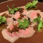 熱海美虎 - 天城黒豚、山葵菜、イワシ節、乾燥エノキXO醬