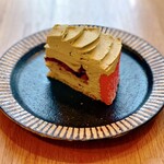 ホーム・スイート・ホーム野神店 - ピスタチオと赤い実のアントルメ