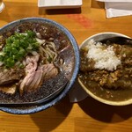 サカナcafe - 2023/08/10
            マグロのサラダ 580円
            冷やししょう油ラーメン 500円
            ミニカレーセット 280円
            ジンジャーエール 300円