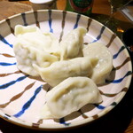 shala - 中国では水餃子が主流。自家製だけに、皮のもっちりした食感もご馳走！
