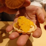 銀座 しのはら - フォアグラとマンゴーとパッションフルーツの最中