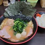 横濱家系ラーメン 勝鬨家 - 勝鬨ラーメン 並 1,100円　小ライス 120円