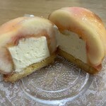 ル・パティシエ ヨコヤマ - 桃の中にはカスタード、下にはタルト！