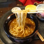 Tsutaya Soba - ジャワうどん_950円（半ライス・サラダ付）天空麵リフト