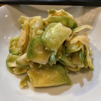 NOGI - 青ザーサイ　地味なメニューながらこれがもうお酒のおつまみに実に良いのです。