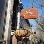 The Haus Restaurant - 看板