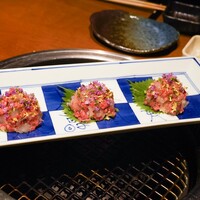 蕃 YORONIKU - おはぎ　和牛とボタン海老の練り切り