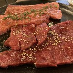 Yakiniku Sabuchan - 上カルビと上ロース。ロースはさっぱり