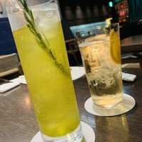 The Living Room with SKY BAR - キウイとカルメモンのフムンンジャー /  ピターオレンンハイポール