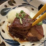 Okinawa Ryouri Arakakiya - ラフテー温泉卵添え350円税別