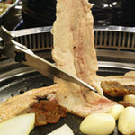 ■轻松品尝品牌猪肉的韩式烤猪五花肉套餐 (附一杯饮料+自制韩式泡菜)