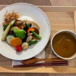 Spice and Vegetable 夢民 - 20種の野菜カレー＋ポーク
