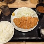 Tonkatu maruya - ロースかつ定食¥750-