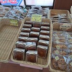 Arupusu Wayou Gashiten - コチラも購入した「バナナケーキ」のカットされた物。
