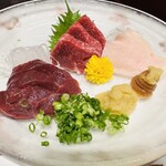 馬肉バル 新三よし - 赤身、霜降り、たてがみ