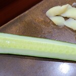 鮨匠 のむら - ㉜胡瓜
      夏ののむらサマの〆は瑞々しい胡瓜！
      シャキーンと冷えてスッキリ爽快です