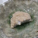 鮨匠 のむら - ④【かいとうげ】(真蛸の真子)(鹿児島県開聞岳沖産)
      丁寧に蛸から取り出され、のむらオリジナル醤油で煮てあります
      粒が綺麗に立っており、薄味の味付けで柔らかな旨みを楽しみました