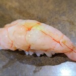 鮨匠 のむら - ⑱波管髭海老【ナミクダヒゲエビ】(鹿児島県錦江湾産、210m)
      産卵は夏～秋、旬も夏～秋だか通年味はあまり落ちない
      ご当地のスペシャルなネタで、甘海老よりも甘く複雑なコクと海老特有の旨みがあります