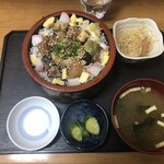 ティーズ キッチン マカナイヤ - まかない丼　大盛り　¥600