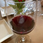 柿の樹 - ▶︎グラスワイン(赤) 500円税込
      舌にズィーンと余韻がひくような赤ワインの味わい
      もう少しボリュームがあると嬉しいかな