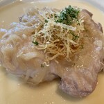 柿の樹 - ▶︎若鶏のポワレ 生姜風味白ワインソース
      加熱した生姜のマイルドスパイシーと白ワインソースを纏いながらいただくめちゃ柔な若鶏肉がイイですね