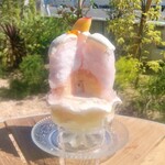 Gelato Cafe Monte Rose - 丸ごと桃のかき氷パルフェ