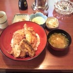 三田 山田屋 - ふぐ天丼1300円
            