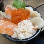 Kaisen Dokoro Sakanaya No Dai Dokoro - サーモン、ホタテ、イクラ、カニ丼　1,870円