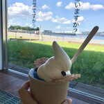 象の鼻カフェ - どの角度から撮ってもあんまし象さんぽく撮れず。
外に遊びに行きたい子象のイメージで(^^)