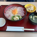 道の駅たるみず 湯っ足り館 - 海鮮丼1750円