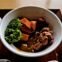 スカイグリルブッフェレストラン空桜 - カレーライス＋温野菜＋から揚げ