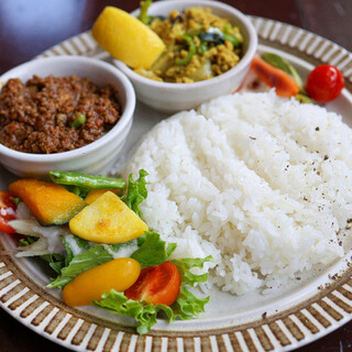 キーマカレーとチャイ なるせ堂_0