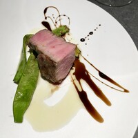 malca - 北海道 放牧の十勝どろ豚 肩ロース 炭火焼き 黒ニンニクのソース 淡路島の粒塩 生胡椒