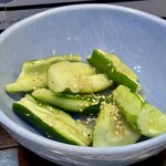 大吉 - たたききゅうり 275円。