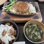 青空食堂 - ハンバーグ定食