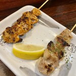 大吉 - 七味焼き 176円、元気焼き 176円。