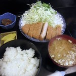 居酒屋どん - とんかつ定食　600円