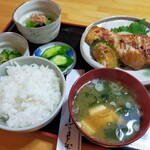 キッチン食堂　城山 - 焼魚定食（メヌケ醤油漬け、950円）