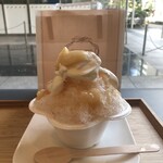 パティスリー アン・ドゥ - かき氷 白桃 1,000円（税込）