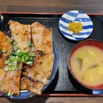 食堂 かわひがし - 元祖まぼろしの味噌豚丼(並) 1000円