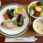 Bランチ    【サーモンのムニエル 粒マスタードソース】