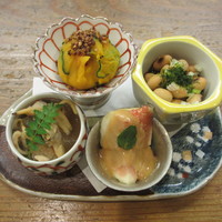 巽蕎麦 志ま平 - 無花果の胡麻ダレ、浅利と大根、南瓜、大豆煮