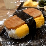 一等米おにぎり専門店 ぼんたぼんた - チーズ in スパム握り：350円