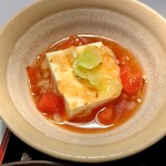 ごはんや麦 - トマトの豆腐サラダ