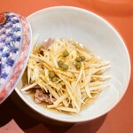 À Nu Shohei Shimono - しゃぶしゃぶにほそく割いた松茸、煮山椒、石垣牛コンソメスープ