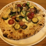 PIZZERIA LUNA E MARE - 自家製サルシッチャと夏野菜