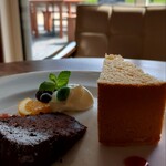 ヒカリノカフェ - 素晴らしい風景のなかケーキを頂く
