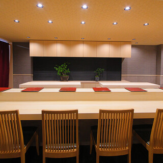 自然の物語は“旬”が運ぶ。四季折々の食材を愉しむひと時を…